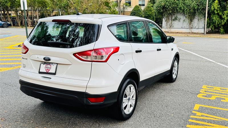 2013 Ford Escape S photo 6
