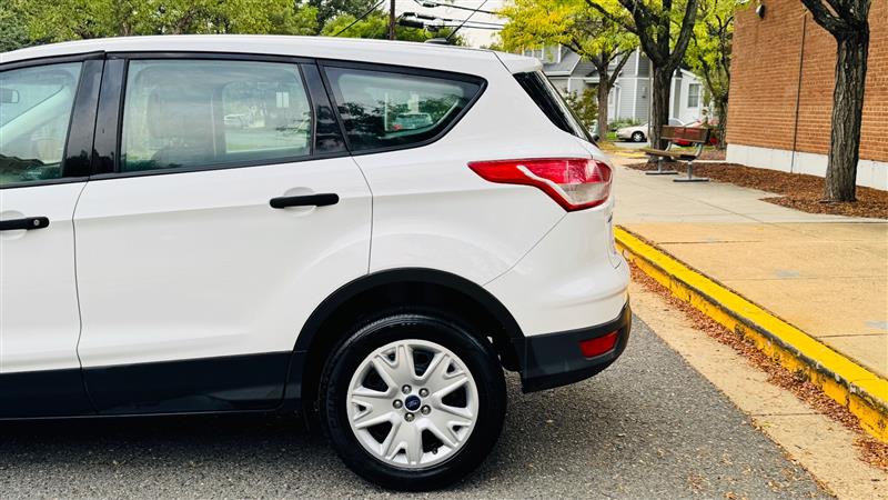 2013 Ford Escape S photo 7