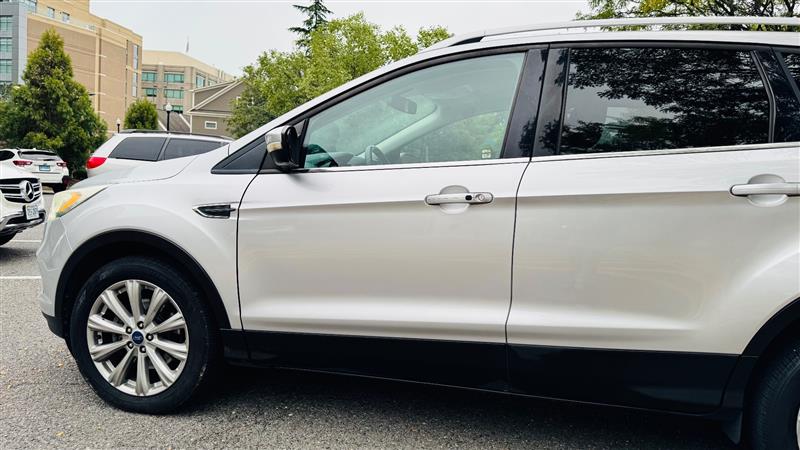 2017 Ford Escape Titanium photo 13