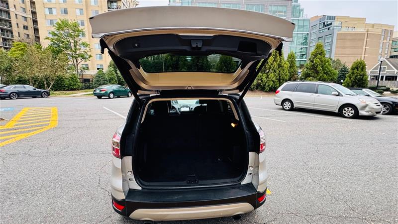 2017 Ford Escape Titanium photo 17