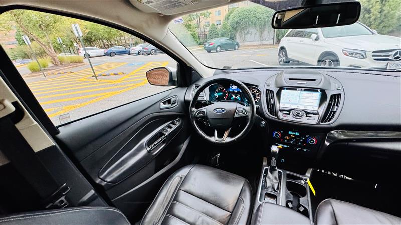 2017 Ford Escape Titanium photo 24