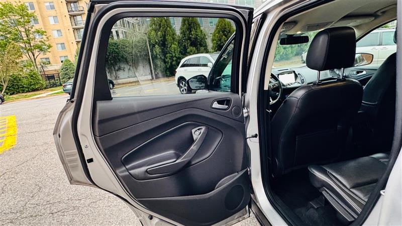 2017 Ford Escape Titanium photo 28