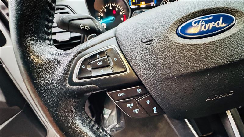 2017 Ford Escape Titanium photo 34