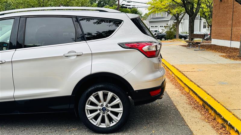 2017 Ford Escape Titanium photo 9