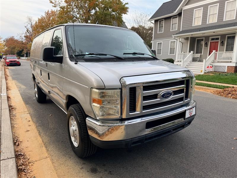 2009 Ford E-250 photo 3
