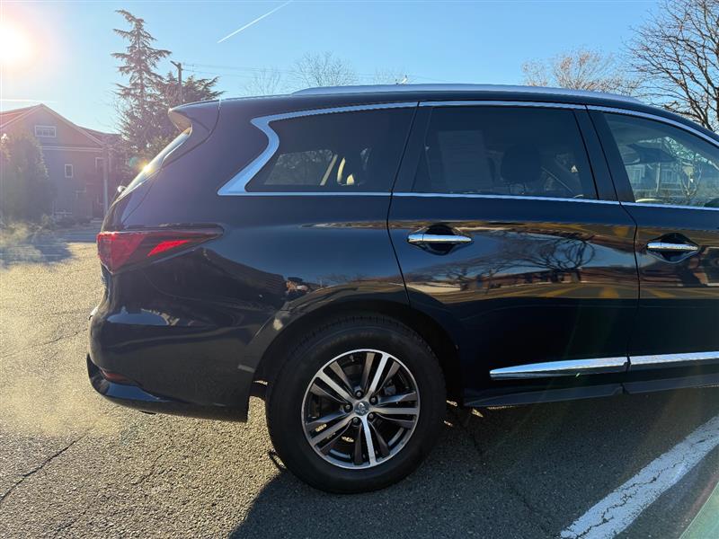 2019 Infiniti QX60 Luxe photo 2
