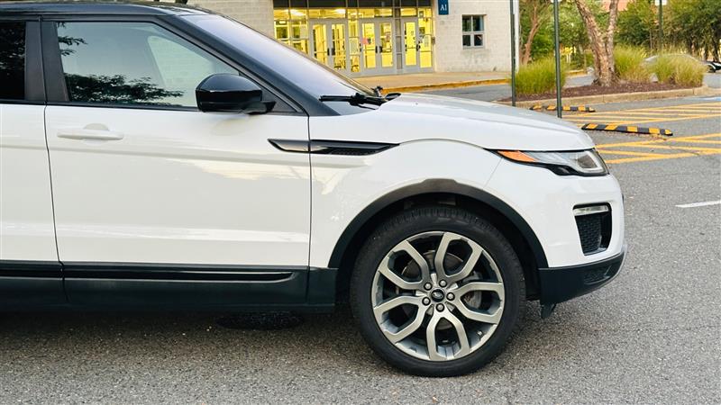 2016 Land Rover Range Rover Evoque SE photo 4