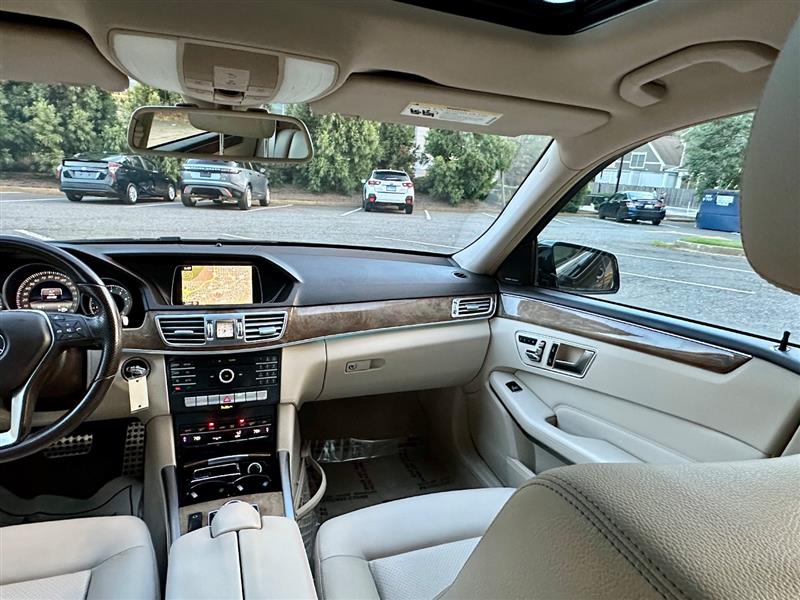 2016 Mercedes Benz E 350 photo 18