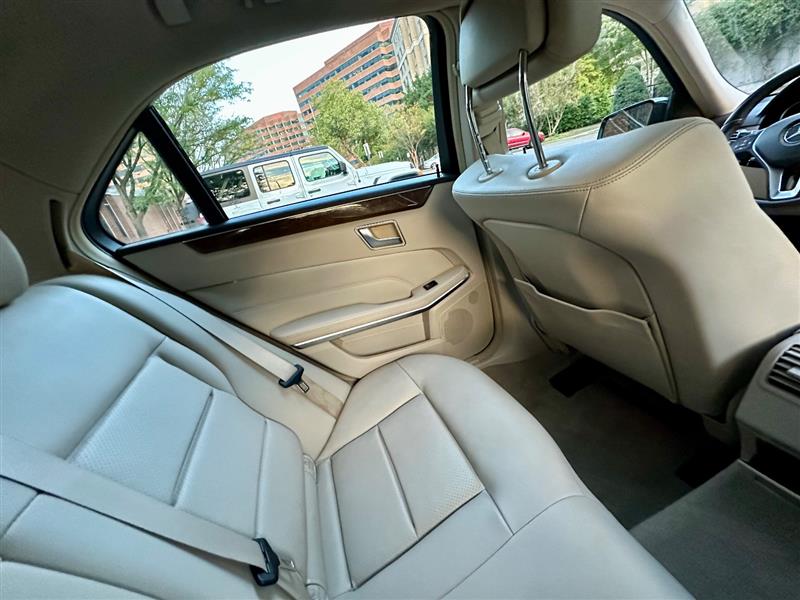 2016 Mercedes Benz E 350 photo 24