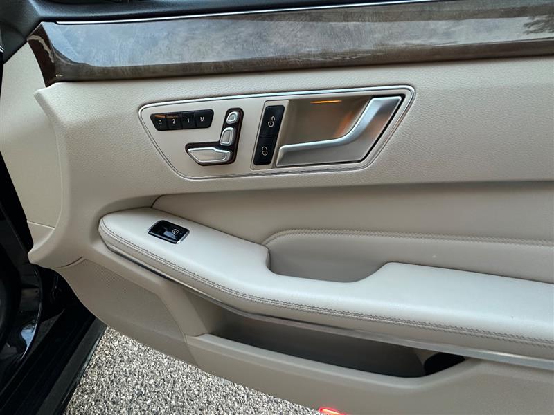 2016 Mercedes Benz E 350 photo 30