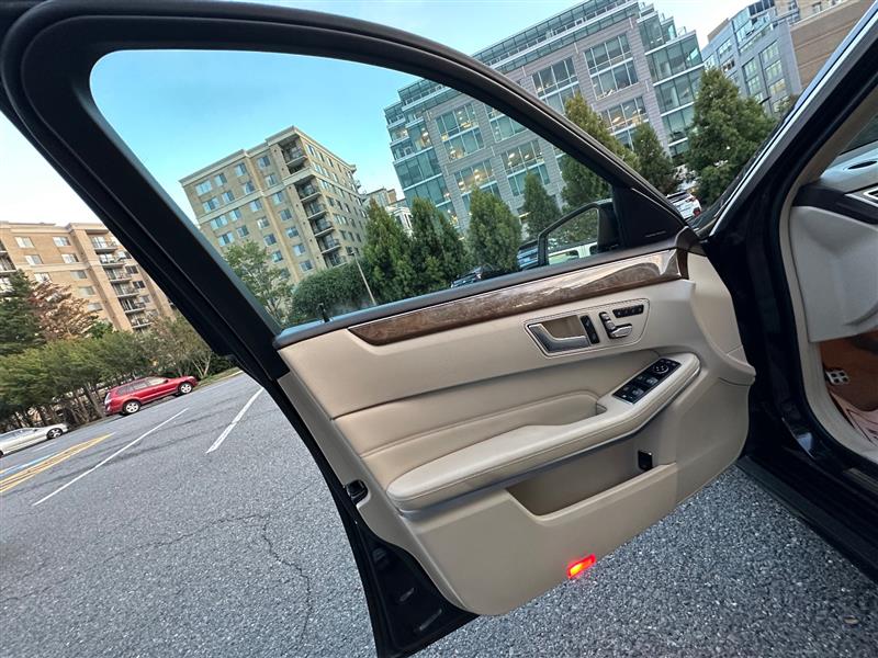 2016 Mercedes Benz E 350 photo 33