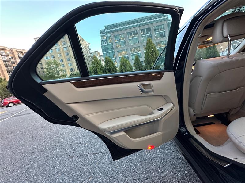 2016 Mercedes Benz E 350 photo 35