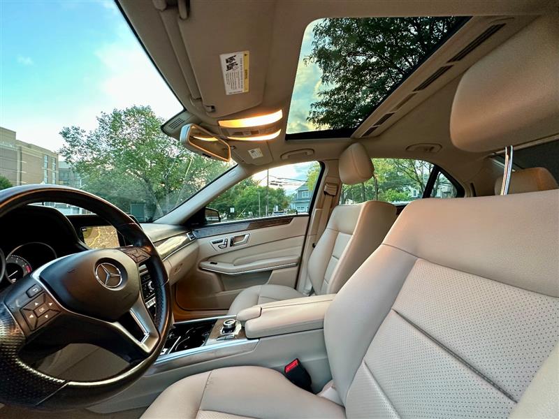 2016 Mercedes Benz E 350 photo 36