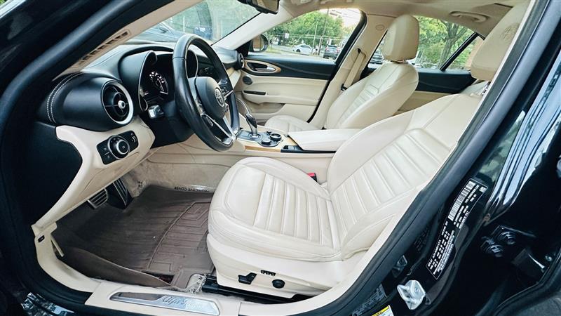 2018 Alfa Romeo Giulia Ti photo 12