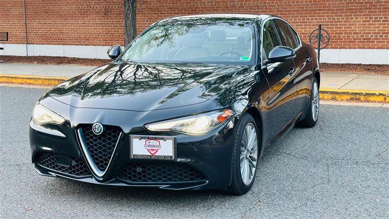 2018 Alfa Romeo Giulia Ti photo 2