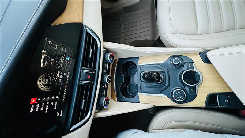 2018 Alfa Romeo Giulia Ti photo 18