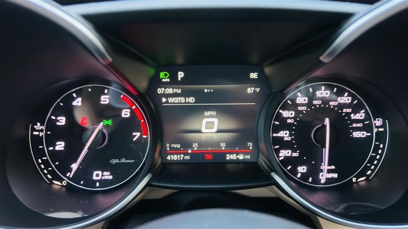 2018 Alfa Romeo Giulia Ti photo 21