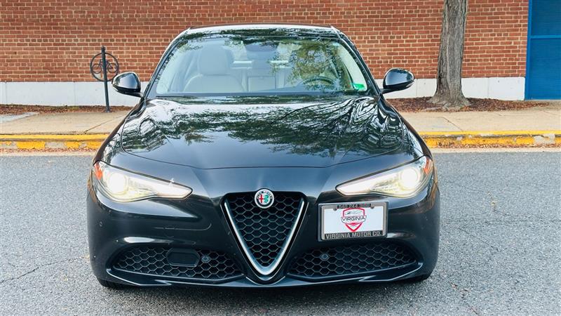 2018 Alfa Romeo Giulia Ti photo 3