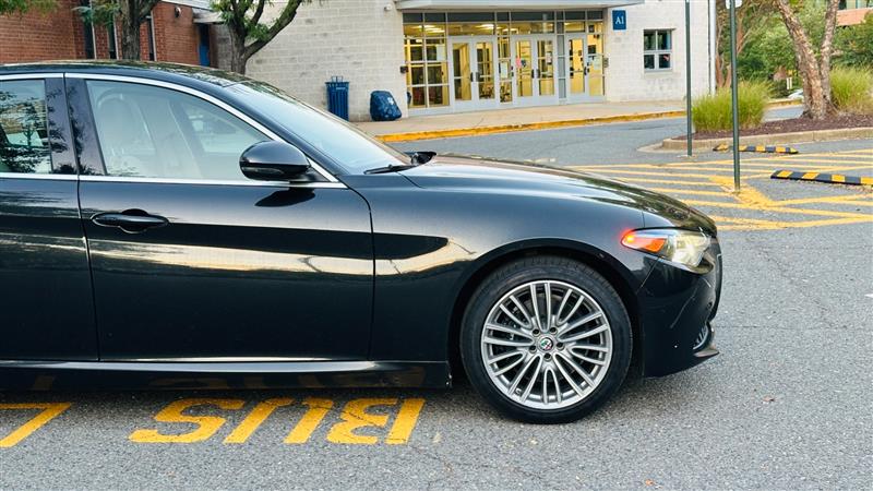 2018 Alfa Romeo Giulia Ti photo 5