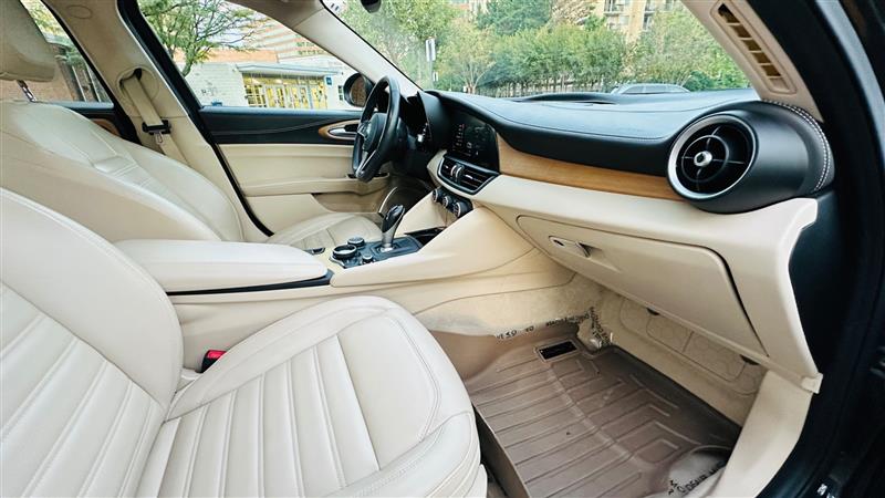 2018 Alfa Romeo Giulia Ti photo 7