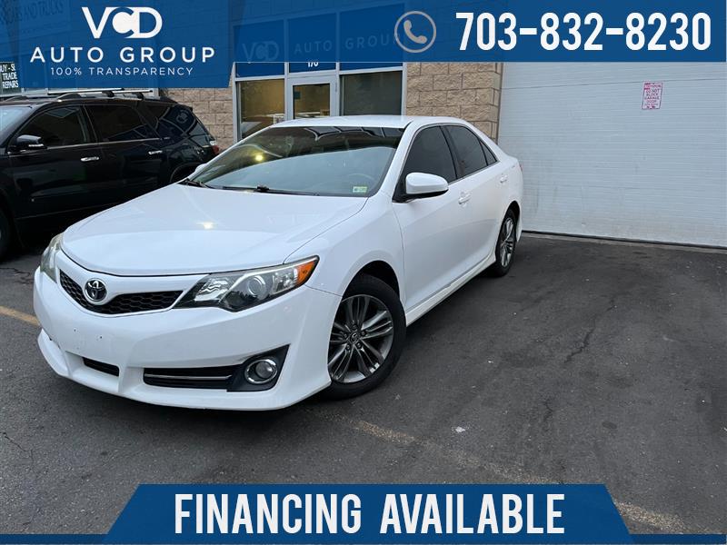 2014 TOYOTA CAMRY  SE