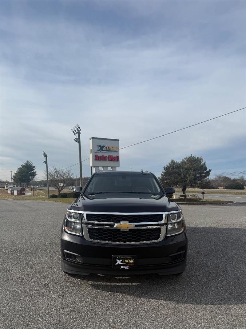 2018 Chevrolet Suburban LS's photo