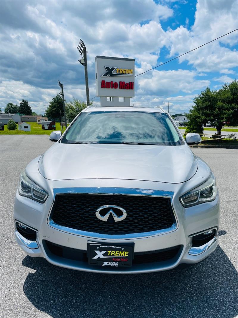 2018 INFINITI QX60 AWD